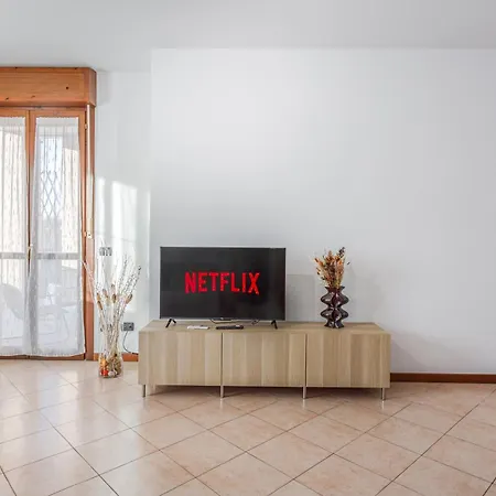 Parking & Free Wifi - Functional