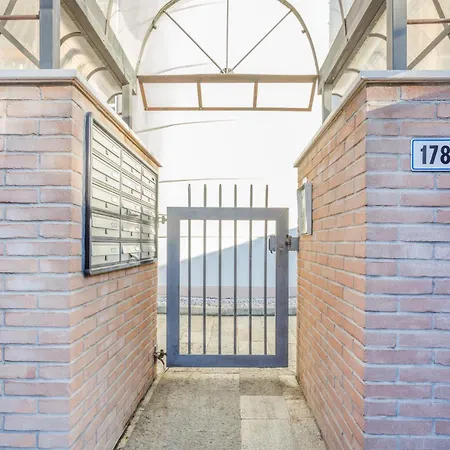 Parking & Free Wifi - Functional